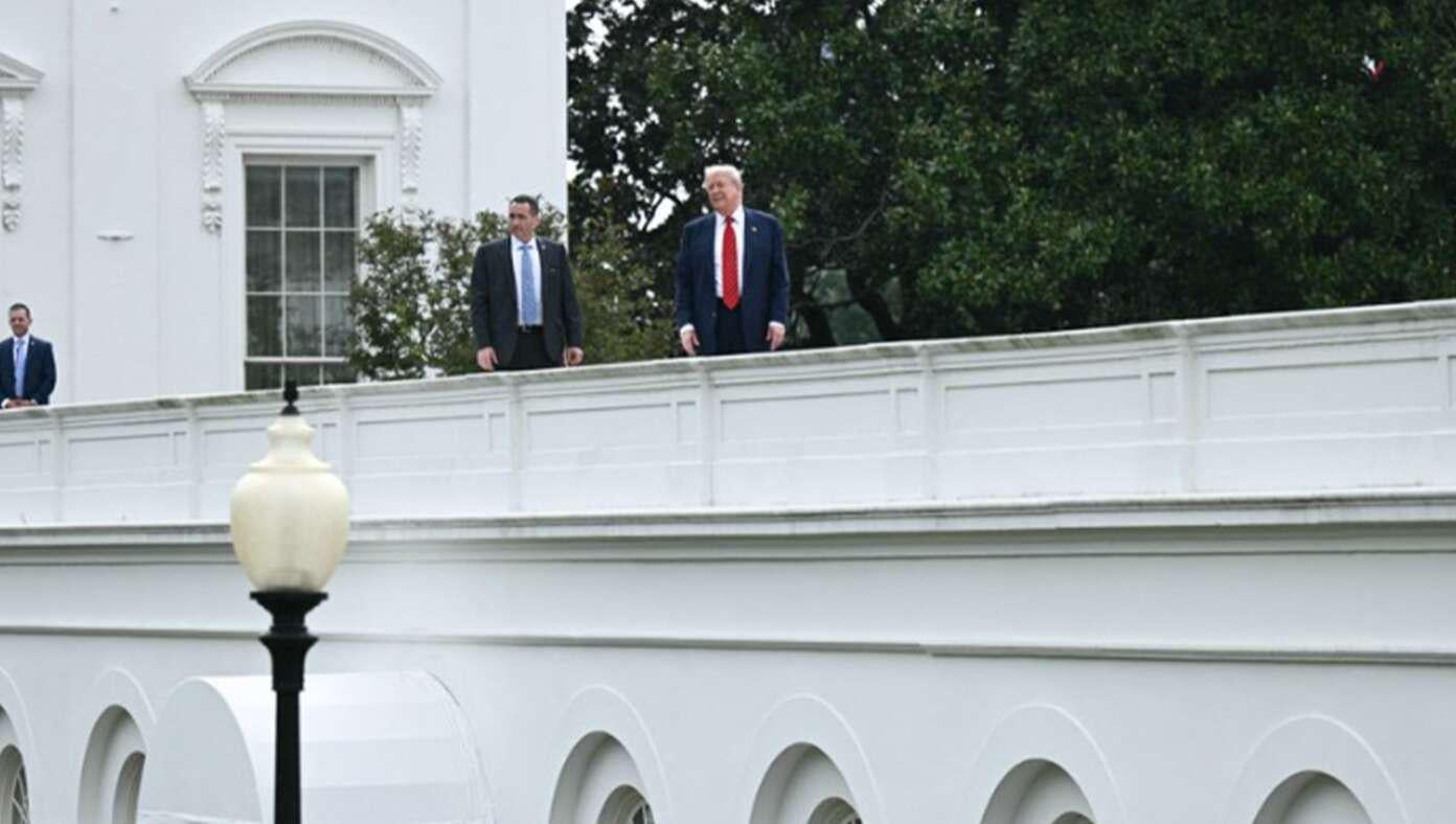 Trump Canopy Secret Service In Awe As Trump Walks On Moderately Sloped Roof - Peter ...